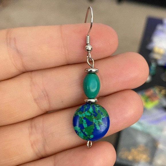 Earth Day stone earrings - Picture 2 of 2